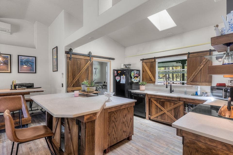 Photo of 53091 Loop Drive 1 of 1