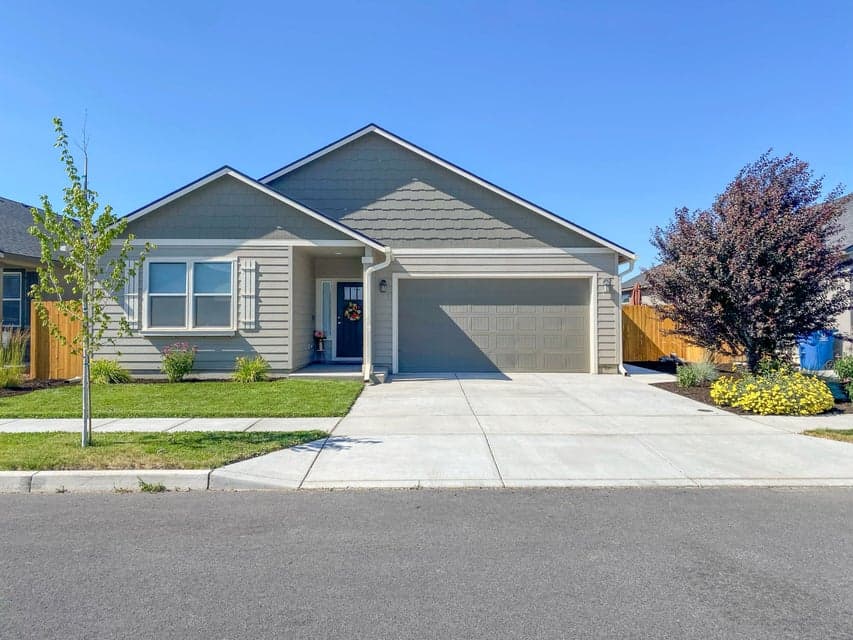 Photo of 933 NW Teak Court 1 of 1