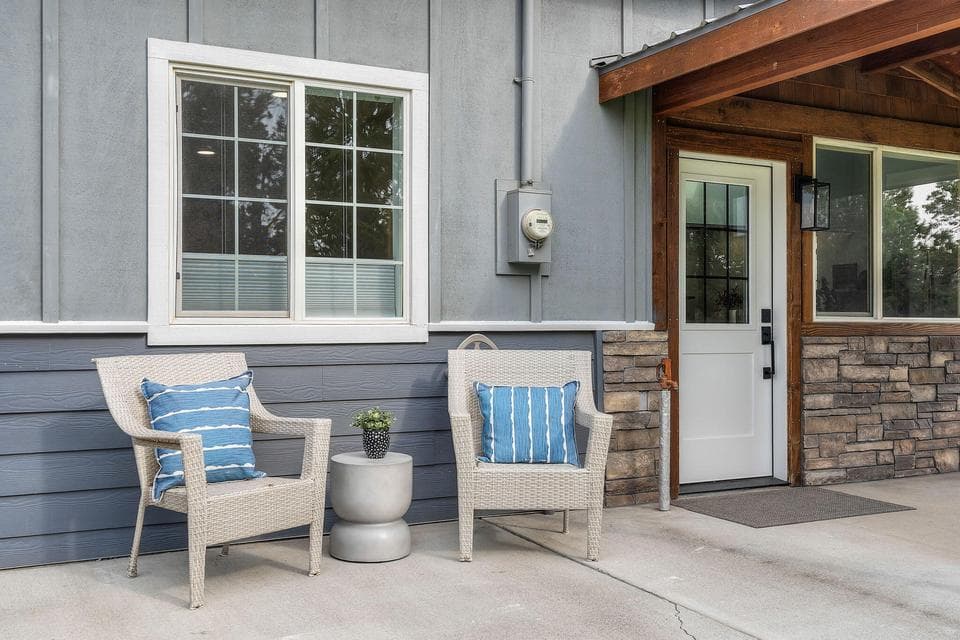 Photo of 6879 NE 28th Court 1 of 1