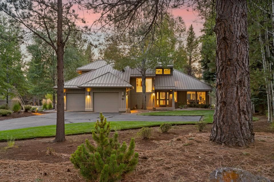 Photo of 57617 Aspen Lane 1 of 1