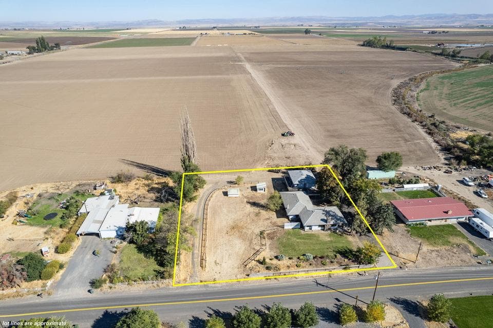 Photo of 5769 NW Columbia Drive 1 of 1