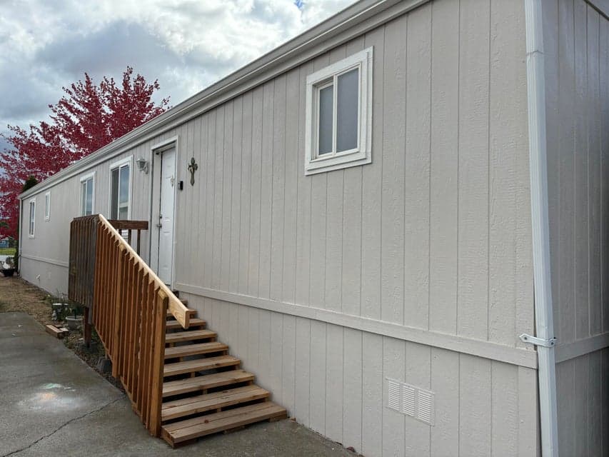 Photo of 450 SW Roosevelt Street 1 of 1