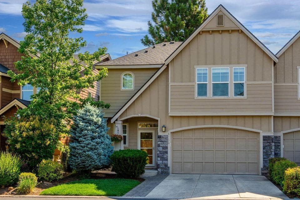 Photo of 61176 Foxglove Loop 1 of 1