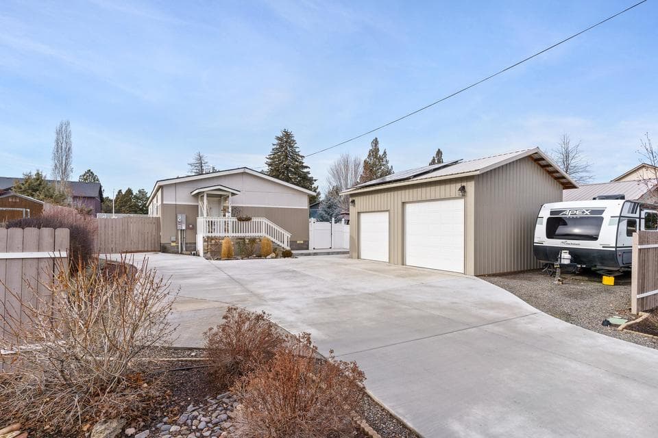 Photo of 1731 SW 24th Street 1 of 1