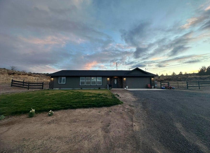 Photo of 3651 SW Highway 97 1 of 1