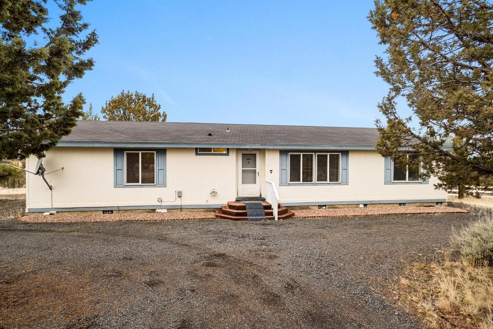 Photo of 5215 SE David Way 1 of 1