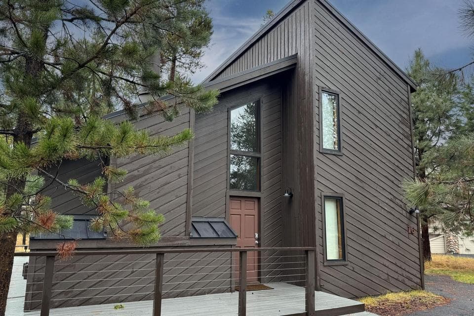 Photo of 17704 Plover Lane 1 of 1