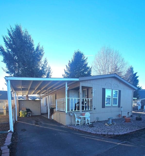 Photo of 185 NW Harwood Street 1 of 1