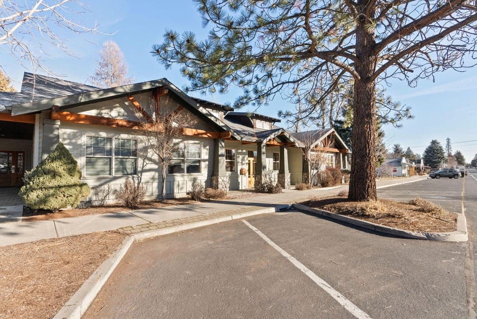 Photo of 392 W Main Avenue 1 of 1