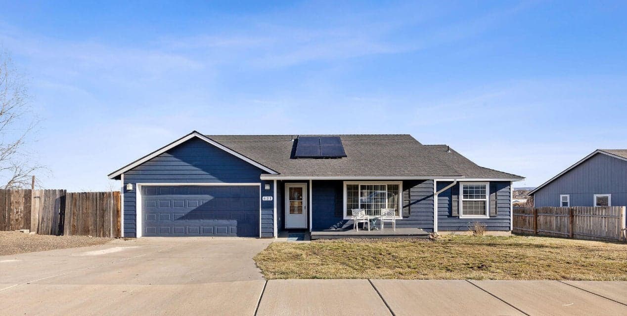 Photo of 621 SW Cedar Hill Drive 1 of 1