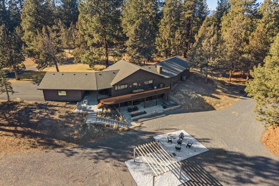 Photo of 60340 Arnold Market Road 1 of 1