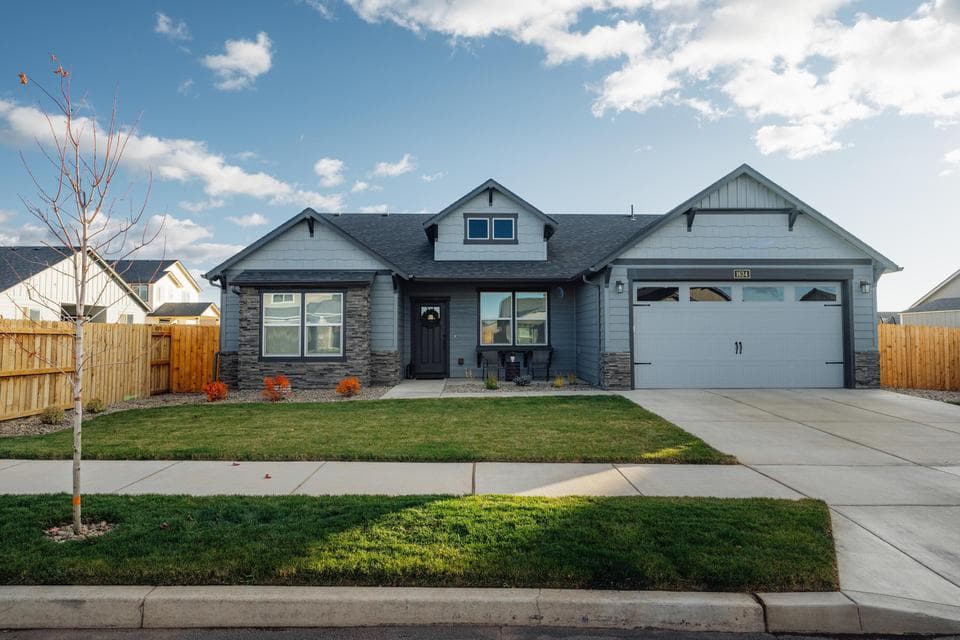 Photo of 1634 NW Varnish Place 1 of 1