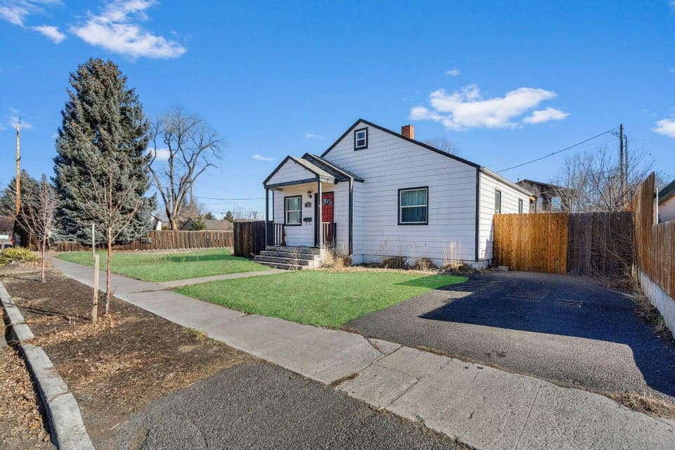 Photo of 736 SW 10th Street 1 of 1
