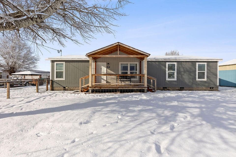 Photo of 3577 NW Brookfield Lane 1 of 1