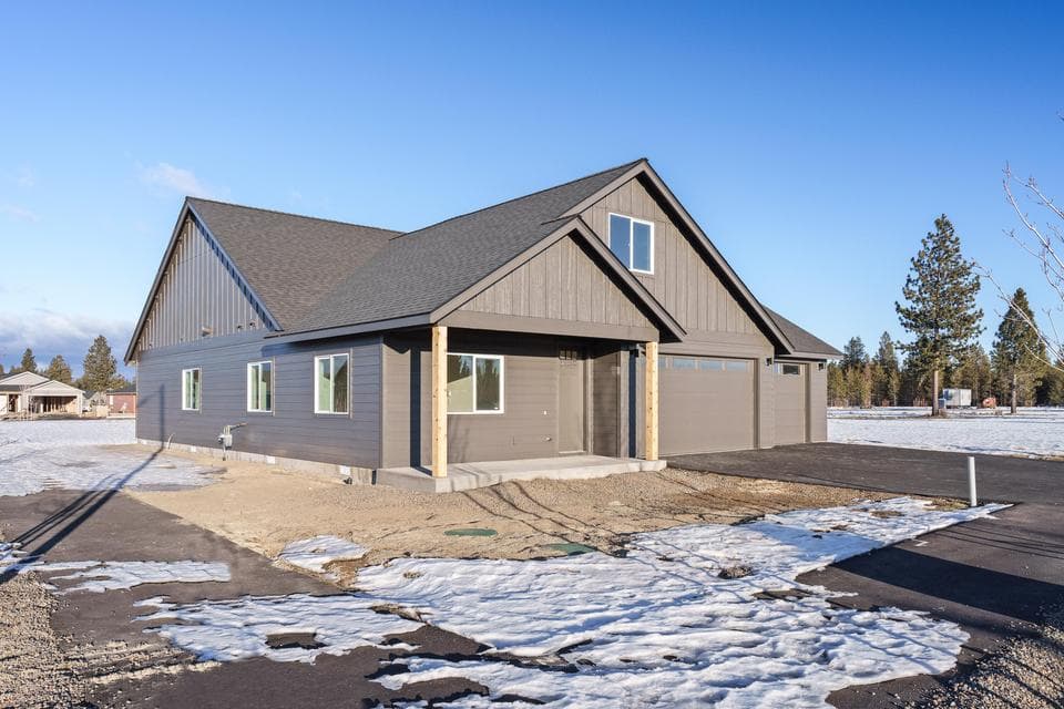 Photo of 16616 Memorial Lane 1 of 1