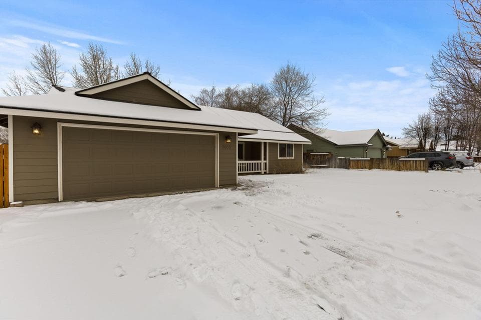 Photo of 2033 NW Quince Avenue 1 of 1