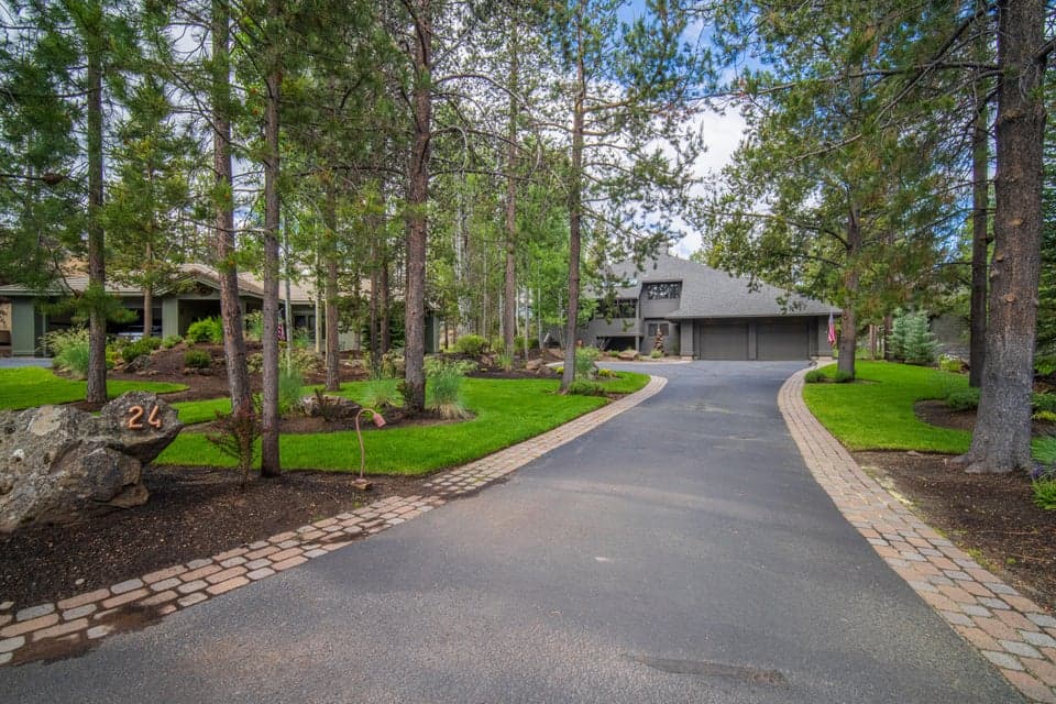 Photo of 57693 Cottonwood Lane 1 of 1