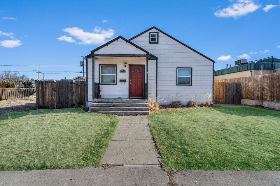 Photo of 736 SW 10th Street 1 of 1