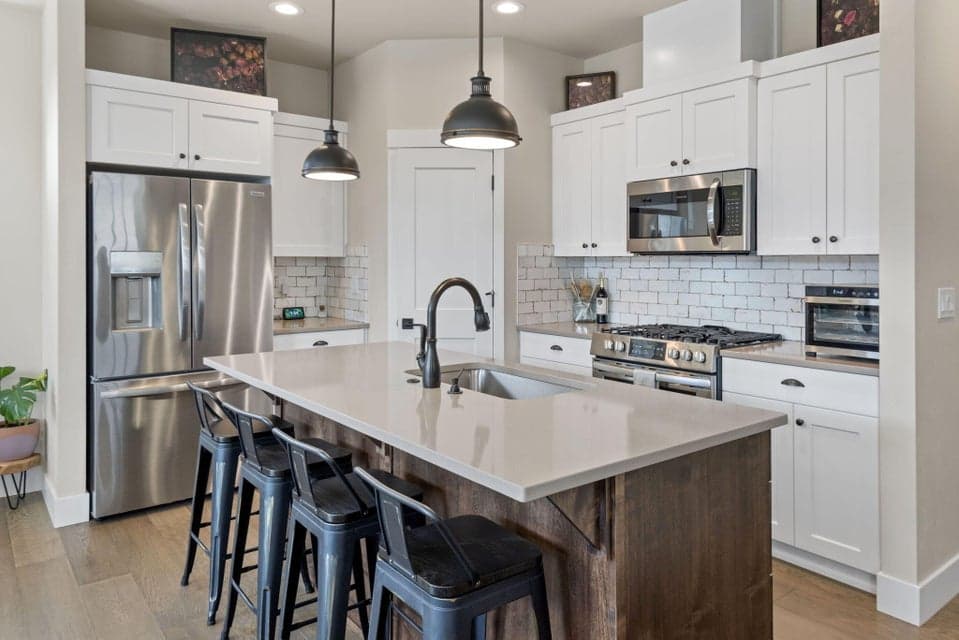 Photo of 3974 SW Coyote Avenue 1 of 1