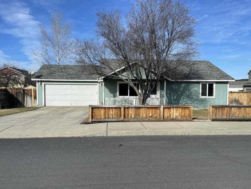 Photo of 2807 SW Lava Avenue 1 of 1