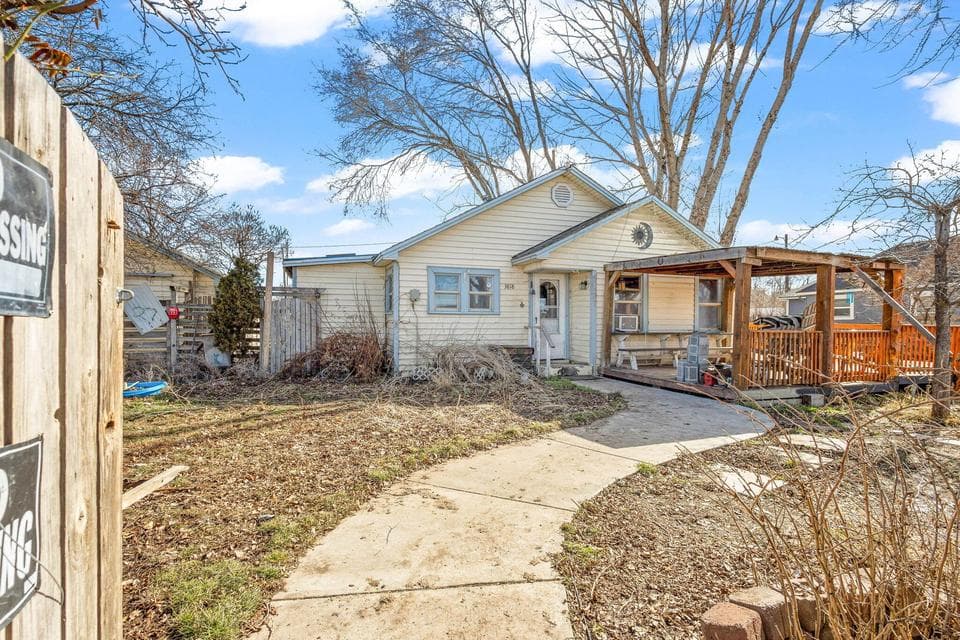 Photo of 3818 NW Lamonta Road 1 of 1