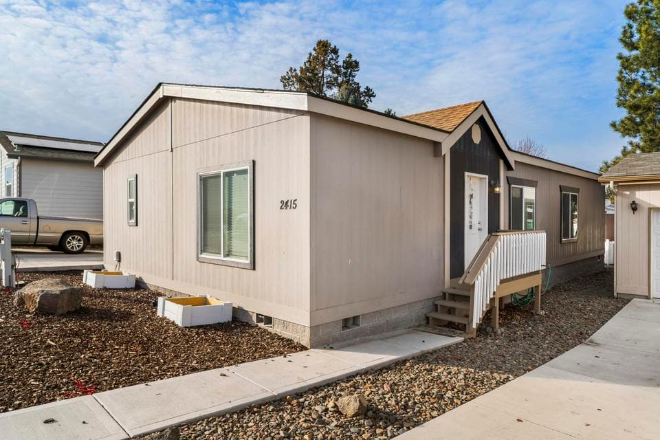 Photo of 2415 SW Yarrow Creek Drive 1 of 1