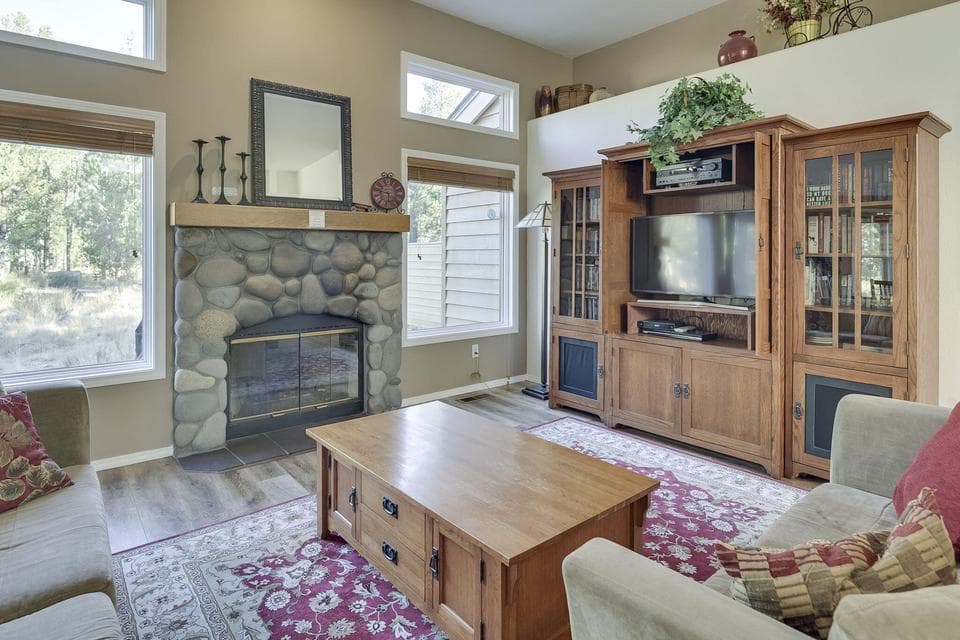 Photo of 18222 Ollalie Lane 1 of 1