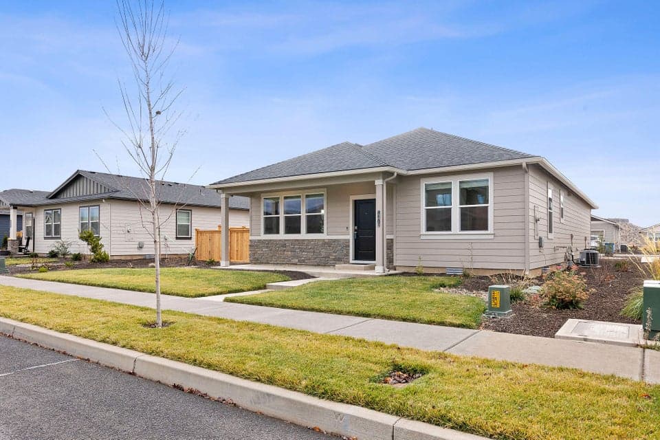 Photo of 1278 NE Boxcar Drive 1 of 1