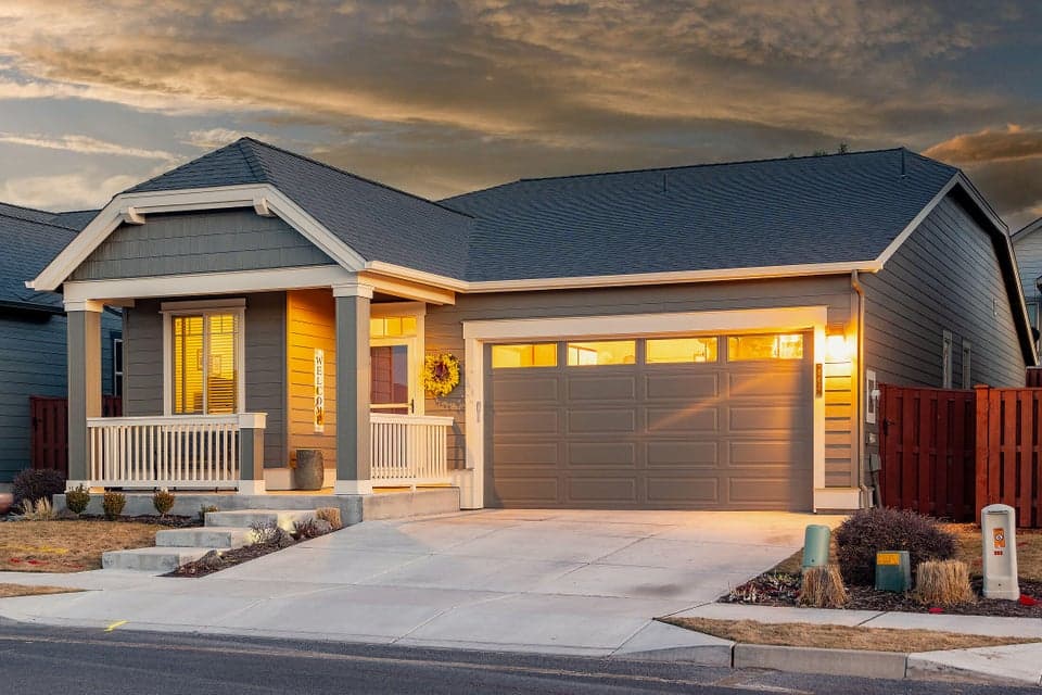 Photo of 862 NE Steins Pillar Drive 1 of 1