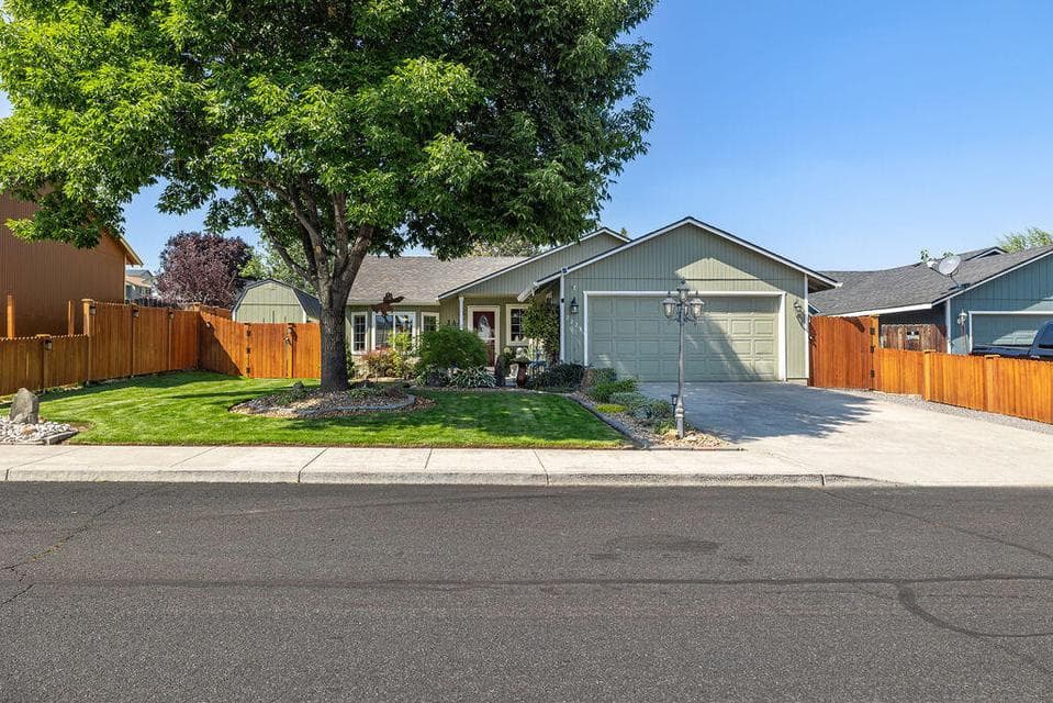 Photo of 2223 SW 34th Street 1 of 1