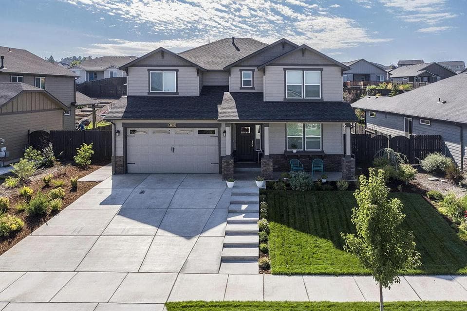 Photo of 4428 SW Salmon Place 1 of 1
