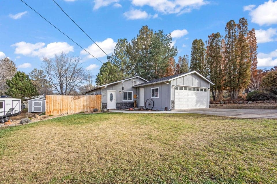 Photo of 475 NE Beverly Drive 1 of 1