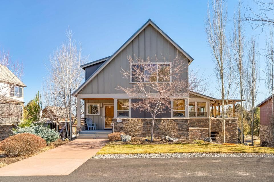 Photo of 366 Willamette Park Lane 1 of 1
