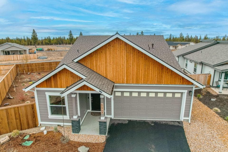 Photo of 51768 Mountain Pine Street 1 of 1
