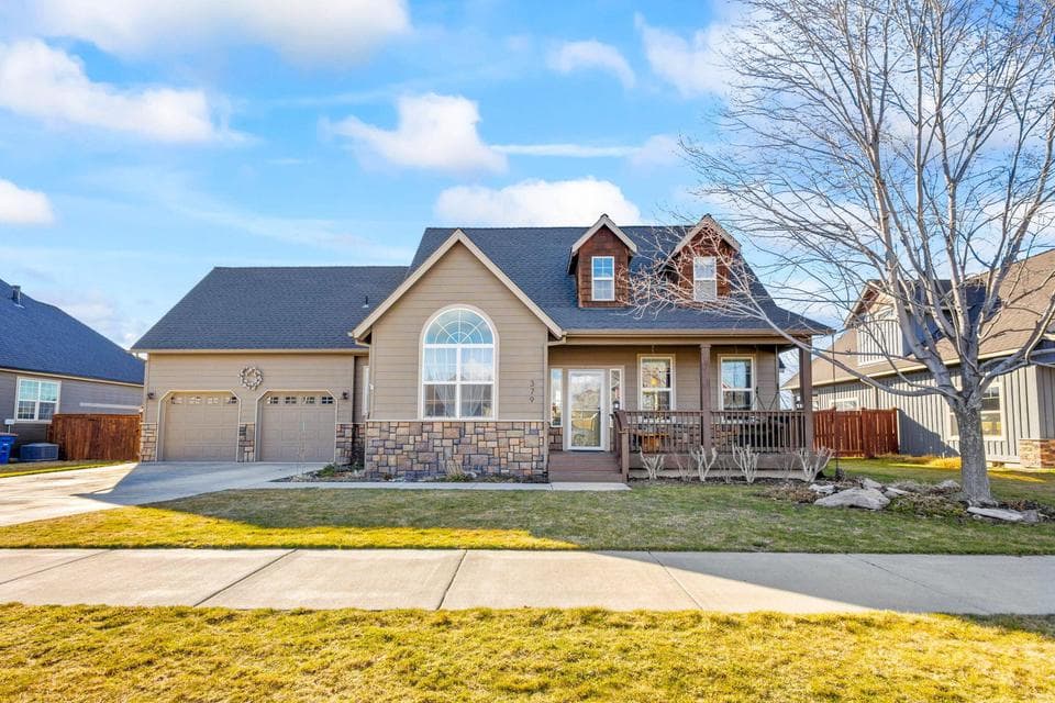 Photo of 379 SE Pioneer Drive 1 of 1