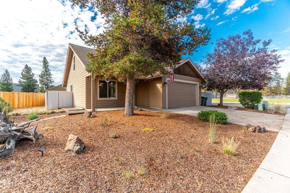 Photo of 51393 Apache Tears Court 1 of 1