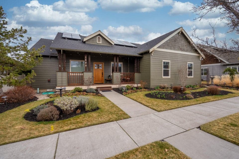 Photo of 1549 NW Ivy Avenue 1 of 1