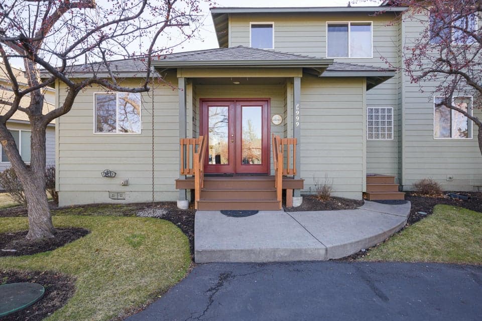 Photo of 999 Golden Pheasant Drive 1 of 1