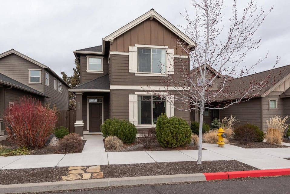 Photo of 2905 SW Yew Park Lane 1 of 1