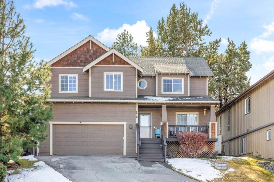 Photo of 3616 SW Reindeer Avenue 1 of 1