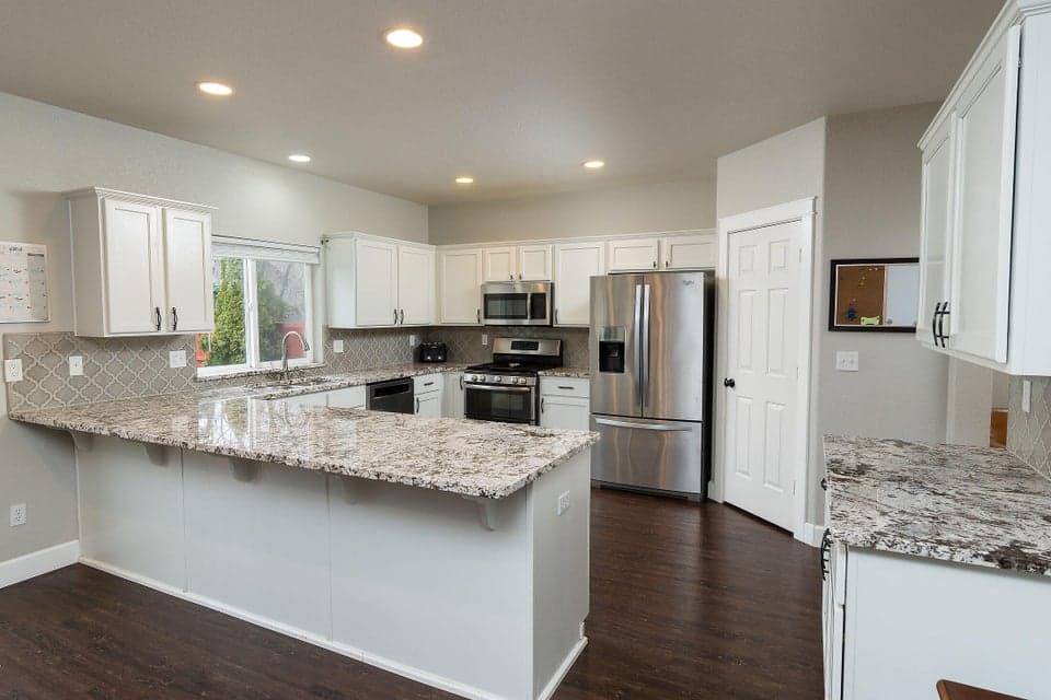 Photo of 2131 NW Poplar Avenue 1 of 1