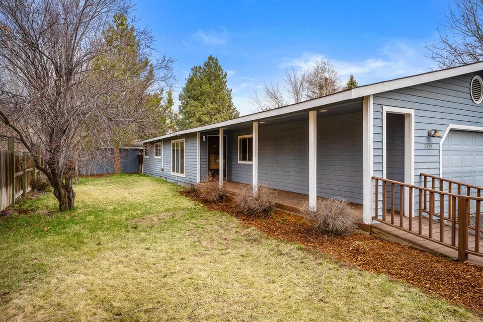 Photo of 2535 SW Salmon Avenue 1 of 1