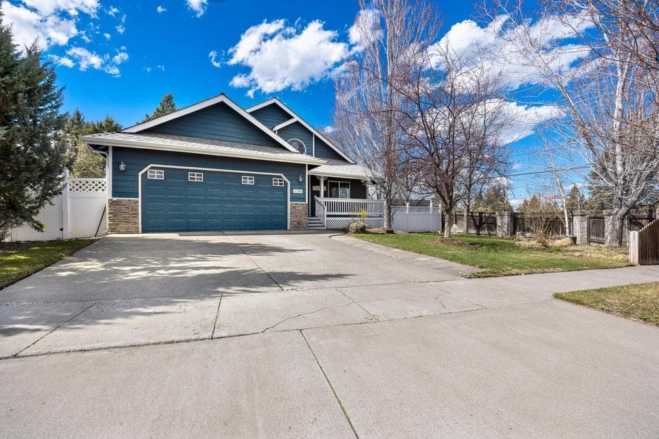Photo of 1549 Glacier Ridge Road 1 of 1