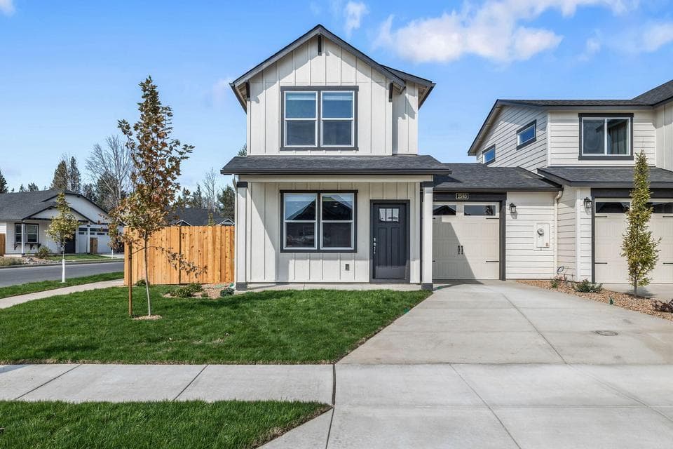 Photo of 3475 NW 8th Street 1 of 1
