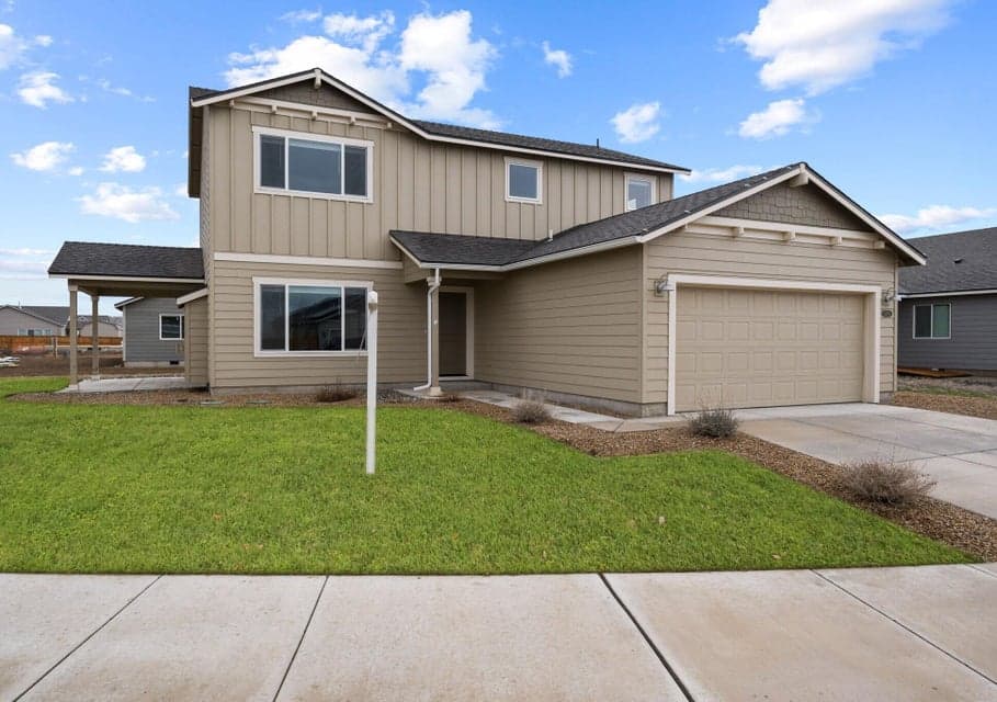 Photo of 1284 NW Willow Parkway Road 1 of 1