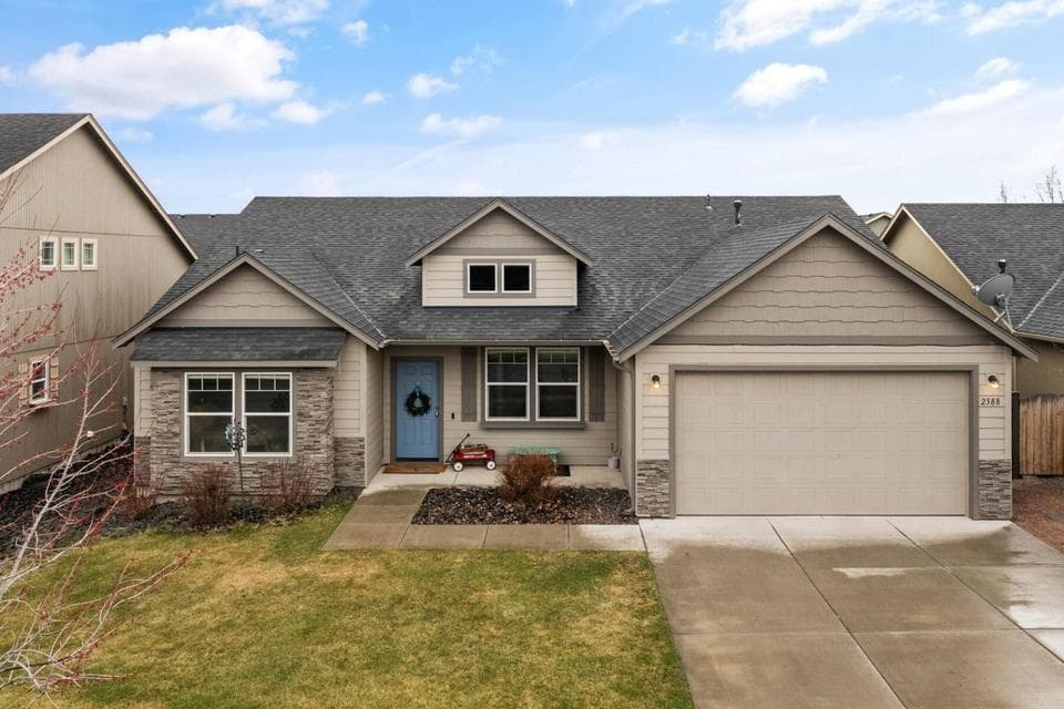 Photo of 2388 NW Glen Oak Avenue 1 of 1