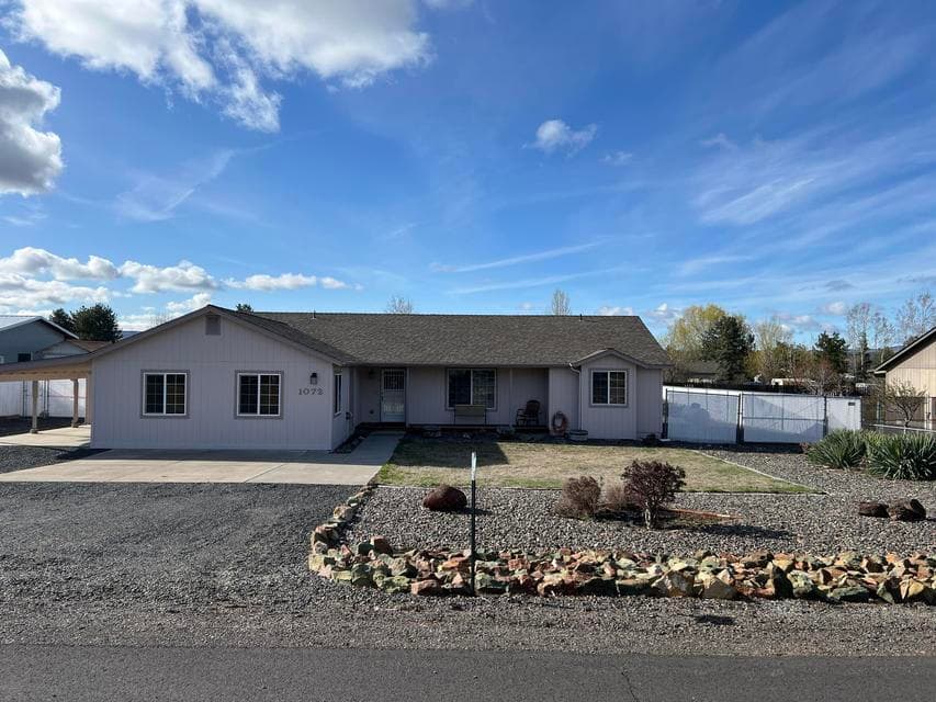 Photo of 1072 NE Mountain Ash Road 1 of 1