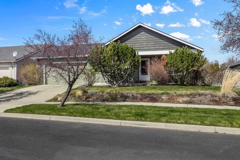 Photo of 3409 SW Juniper Avenue 1 of 1