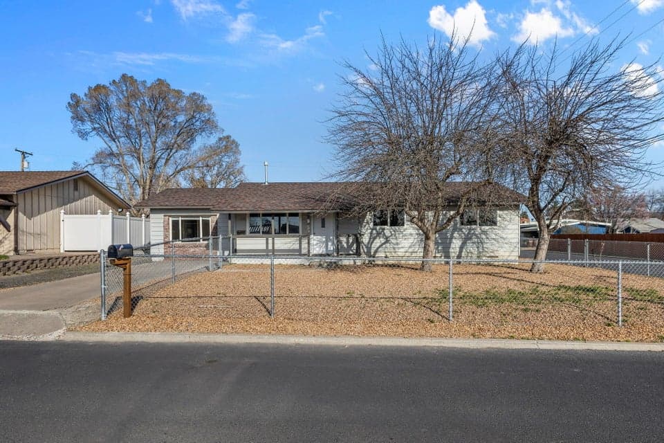 Photo of 1210 NE McRae Court 1 of 1