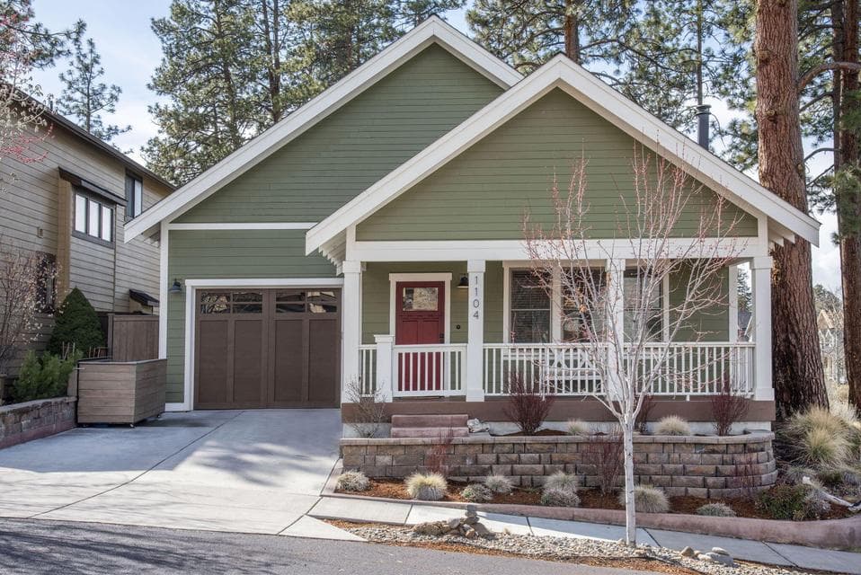 Photo of 1104 E Horse Back Trail 1 of 1
